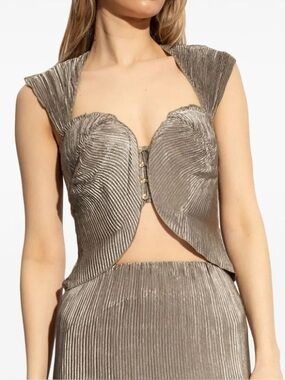 EUC Cult Gaia Milli sweetheart-neck pleated top sz M